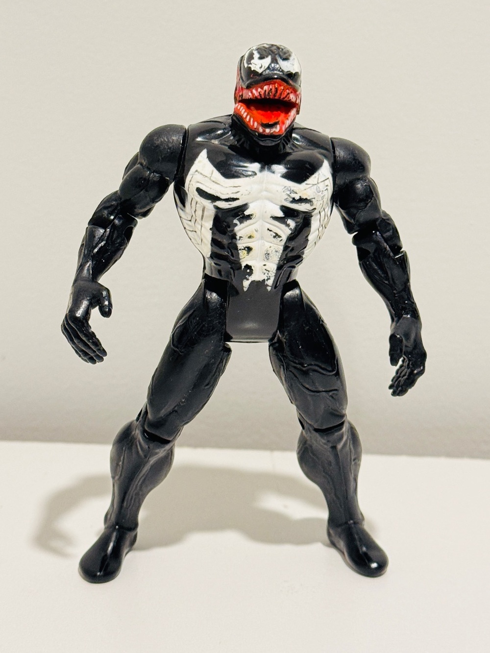 Vintage 1994 Toy Biz Marvel Spider-Man Animated Series Venom Action Figure